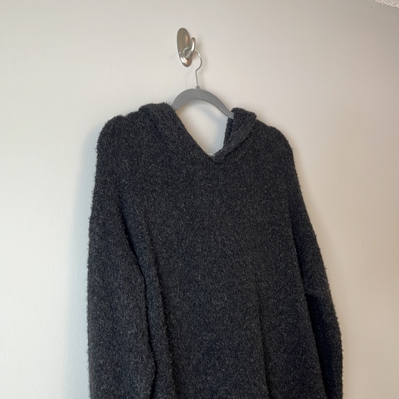 Dark grey oversized knit hoodie by cupcakes & cashmere (size L) - Picture 2 of 3
